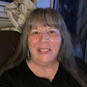 Meet your Posher, Debbie